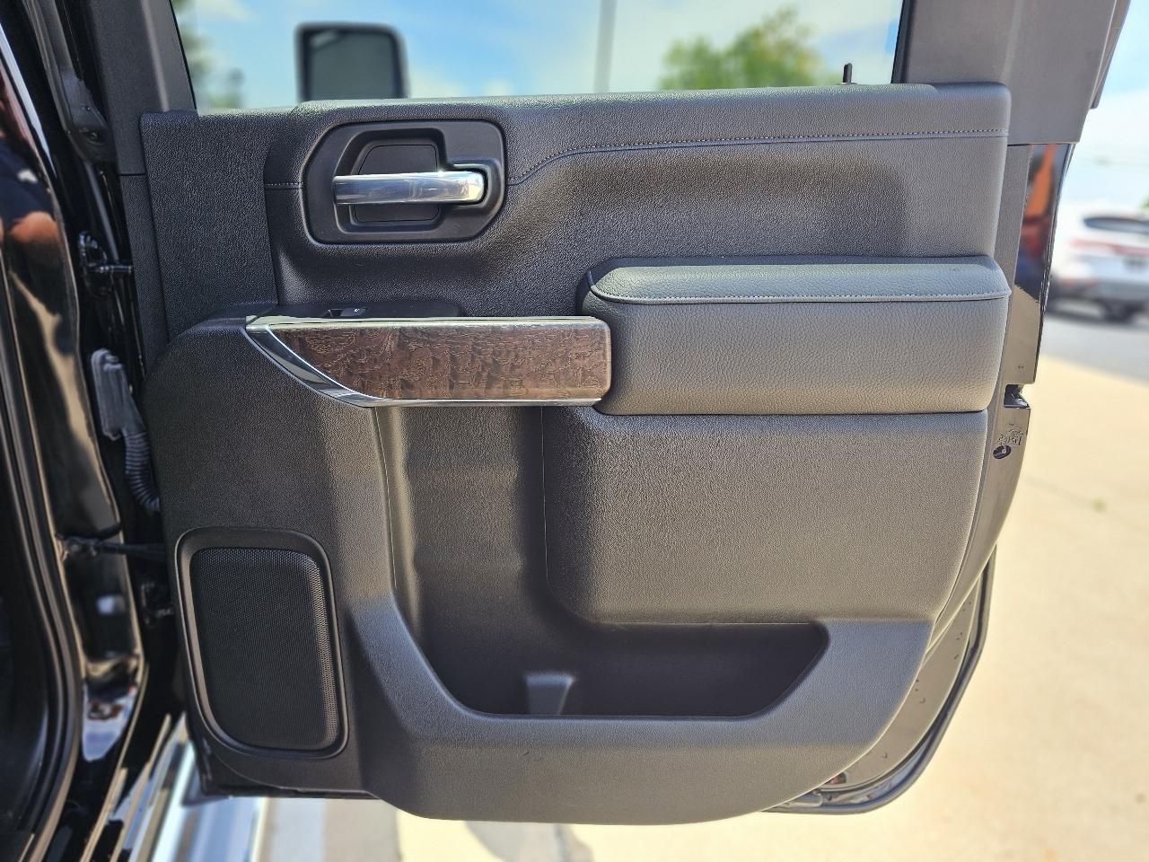 GMC Sierra 2500HD Denali Crew Cab 4WD SB 2023