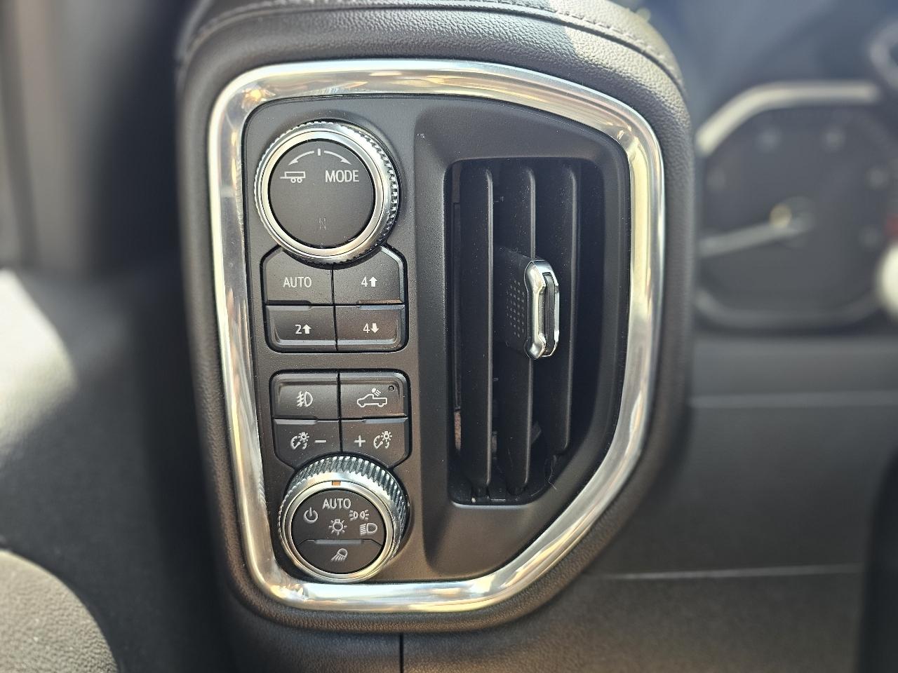 GMC Sierra 2500HD Denali Crew Cab 4WD SB 2023