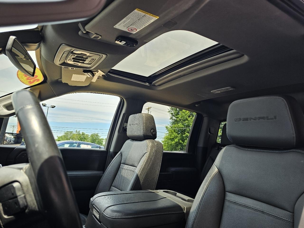 GMC Sierra 2500HD Denali Crew Cab 4WD SB 2023