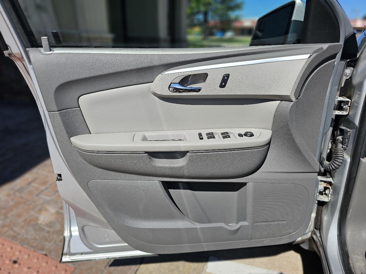 Chevrolet Traverse LT AWD 2012