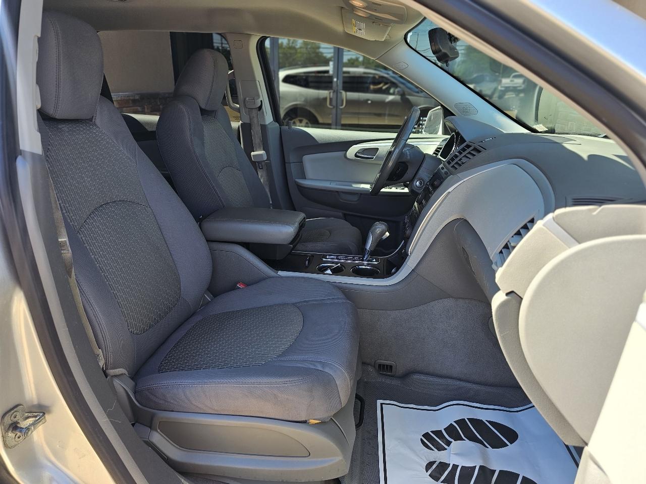 Chevrolet Traverse LT AWD 2012