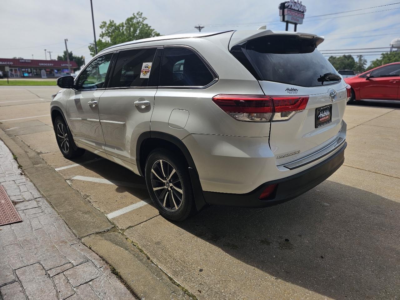 Toyota Highlander XLE AWD V6 2017