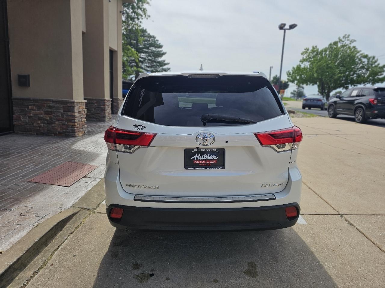 Toyota Highlander XLE AWD V6 2017