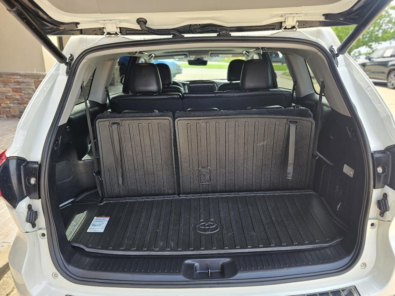 Toyota Highlander XLE AWD V6 2017