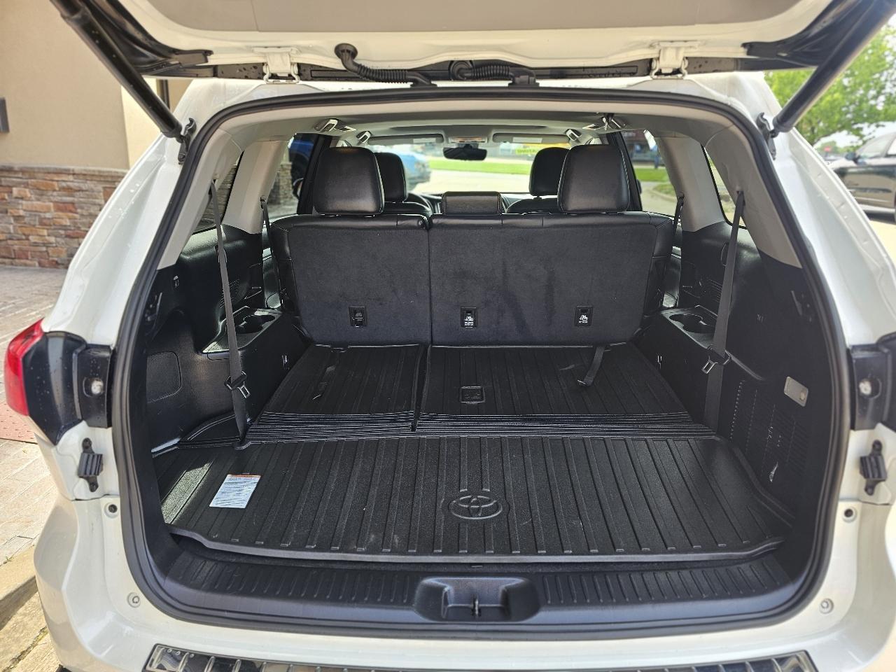 Toyota Highlander XLE AWD V6 2017
