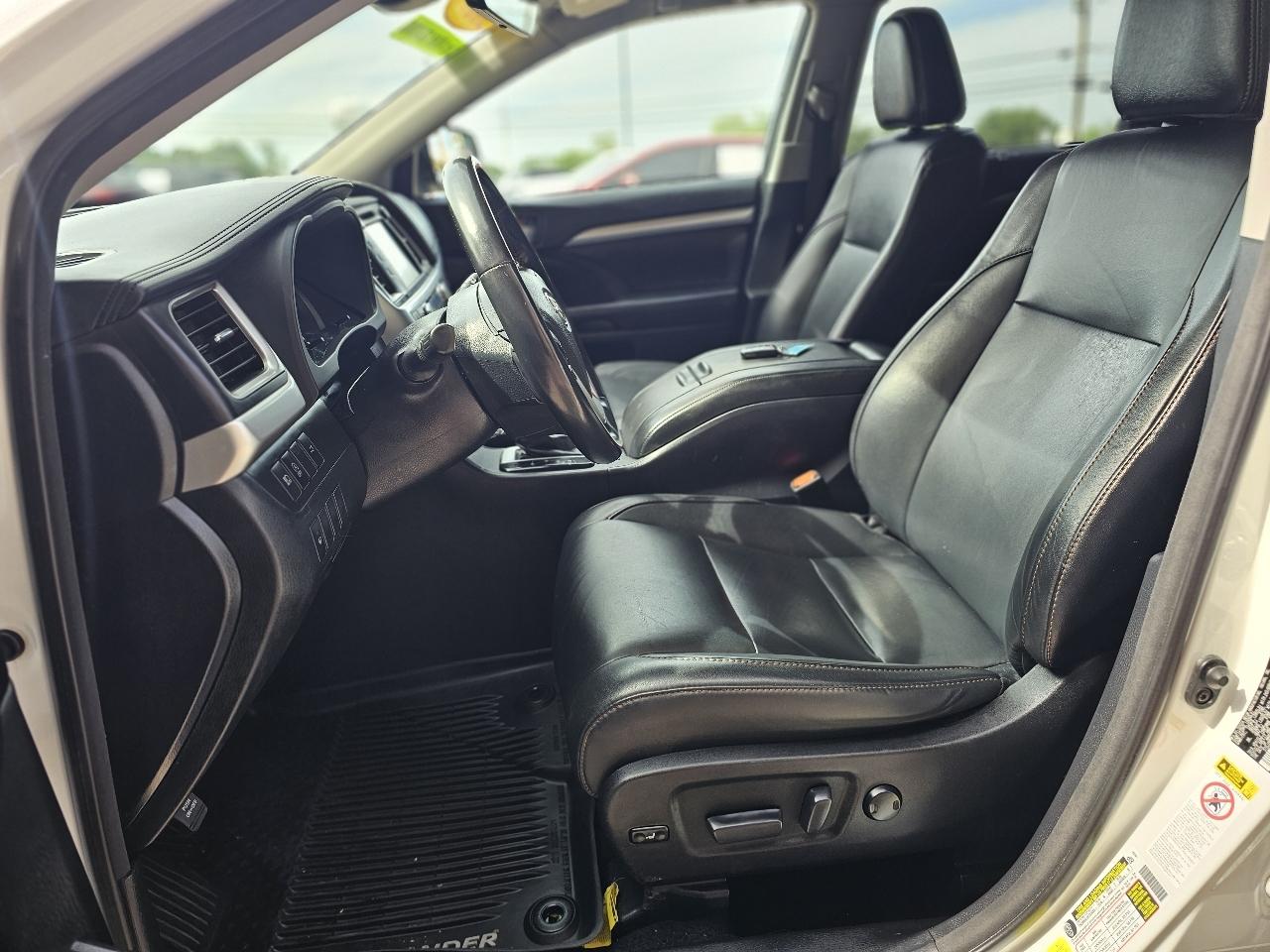 Toyota Highlander XLE AWD V6 2017