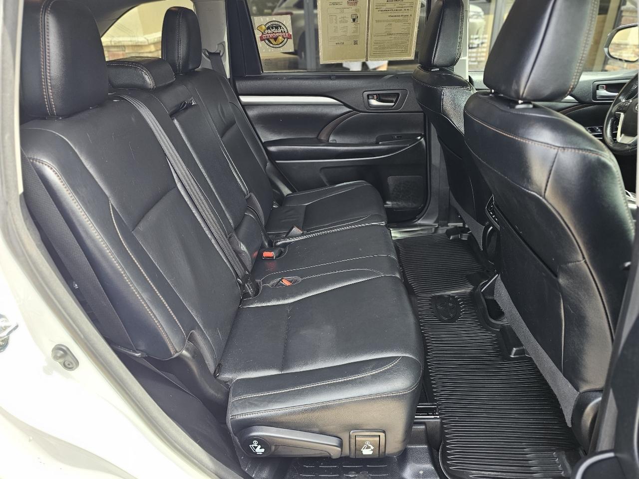 Toyota Highlander XLE AWD V6 2017