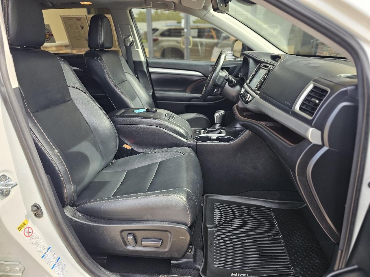 Toyota Highlander XLE AWD V6 2017