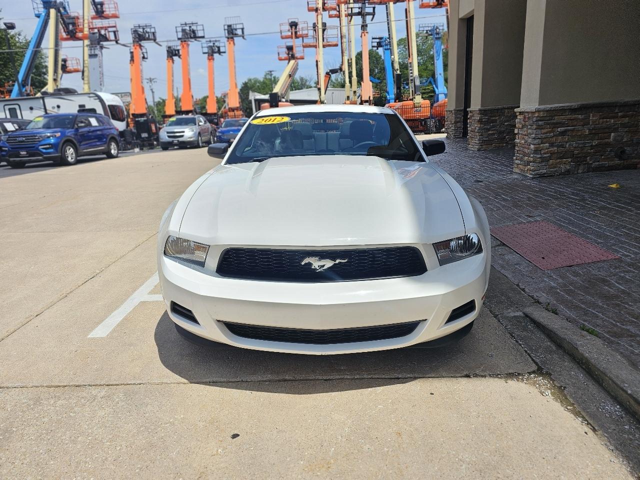 Ford Mustang V6 Coupe 2012