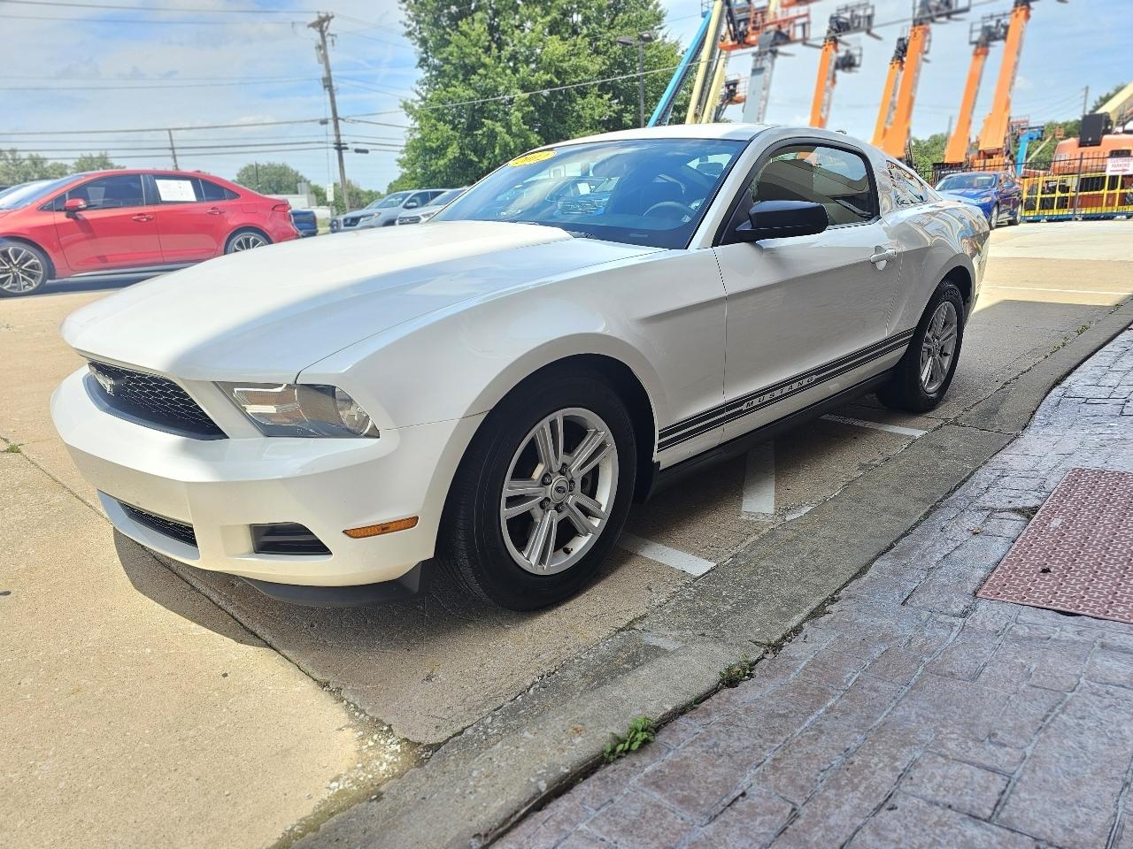 Ford Mustang V6 Coupe 2012