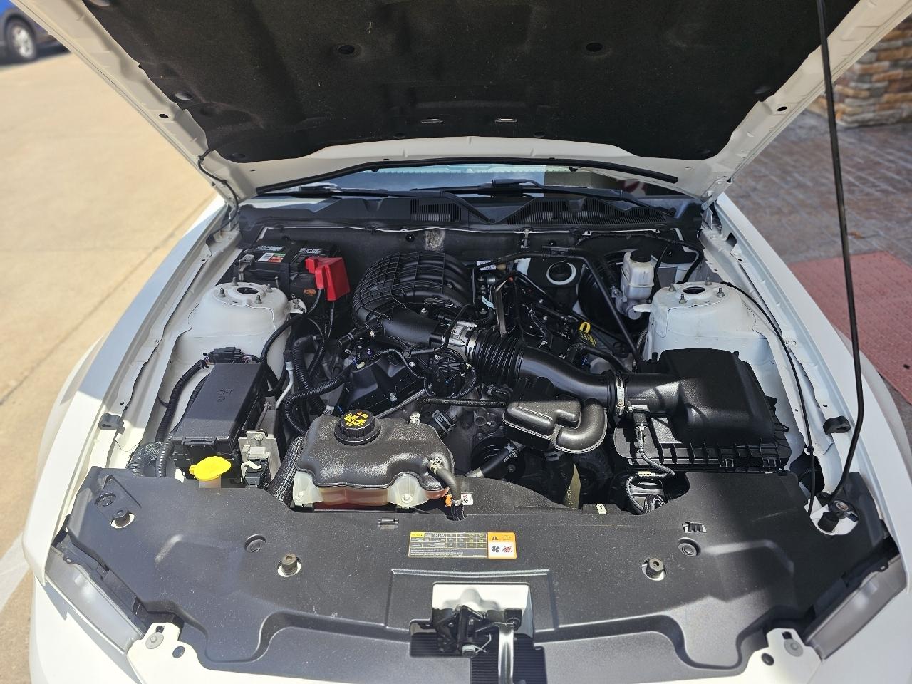 Ford Mustang V6 Coupe 2012