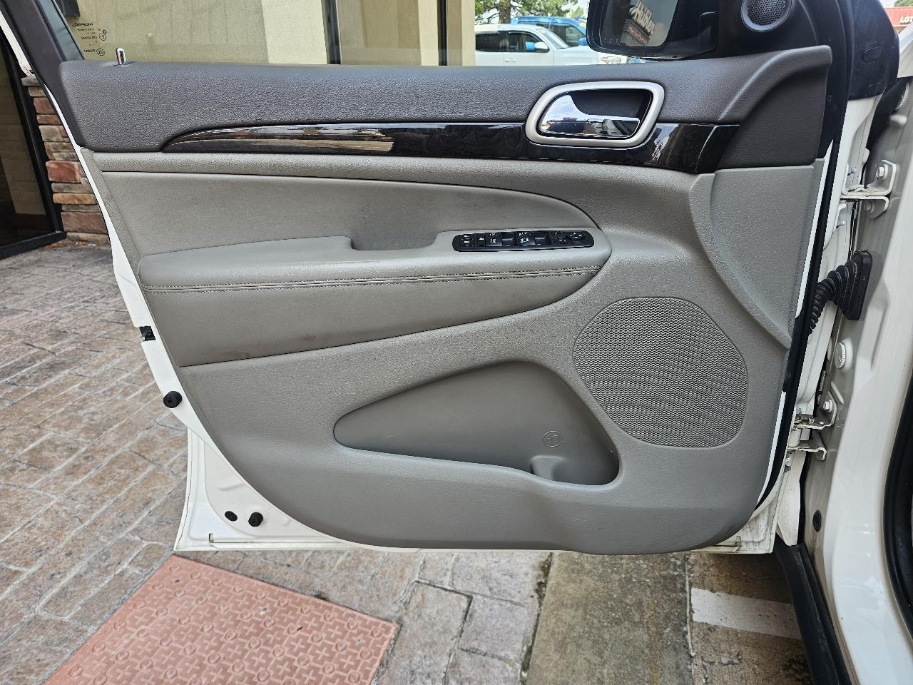 Jeep Grand Cherokee Laredo 4WD 2012