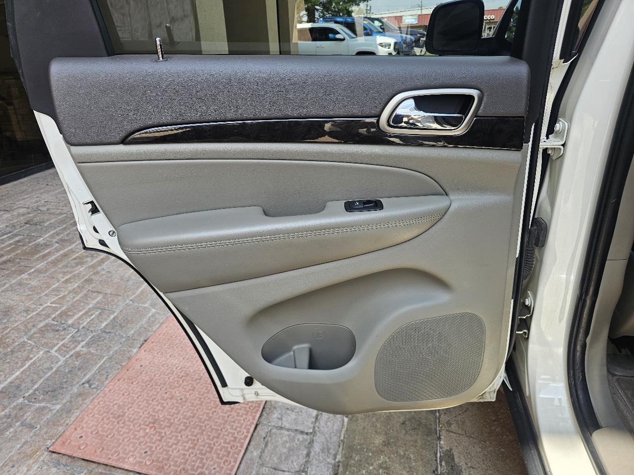 Jeep Grand Cherokee Laredo 4WD 2012