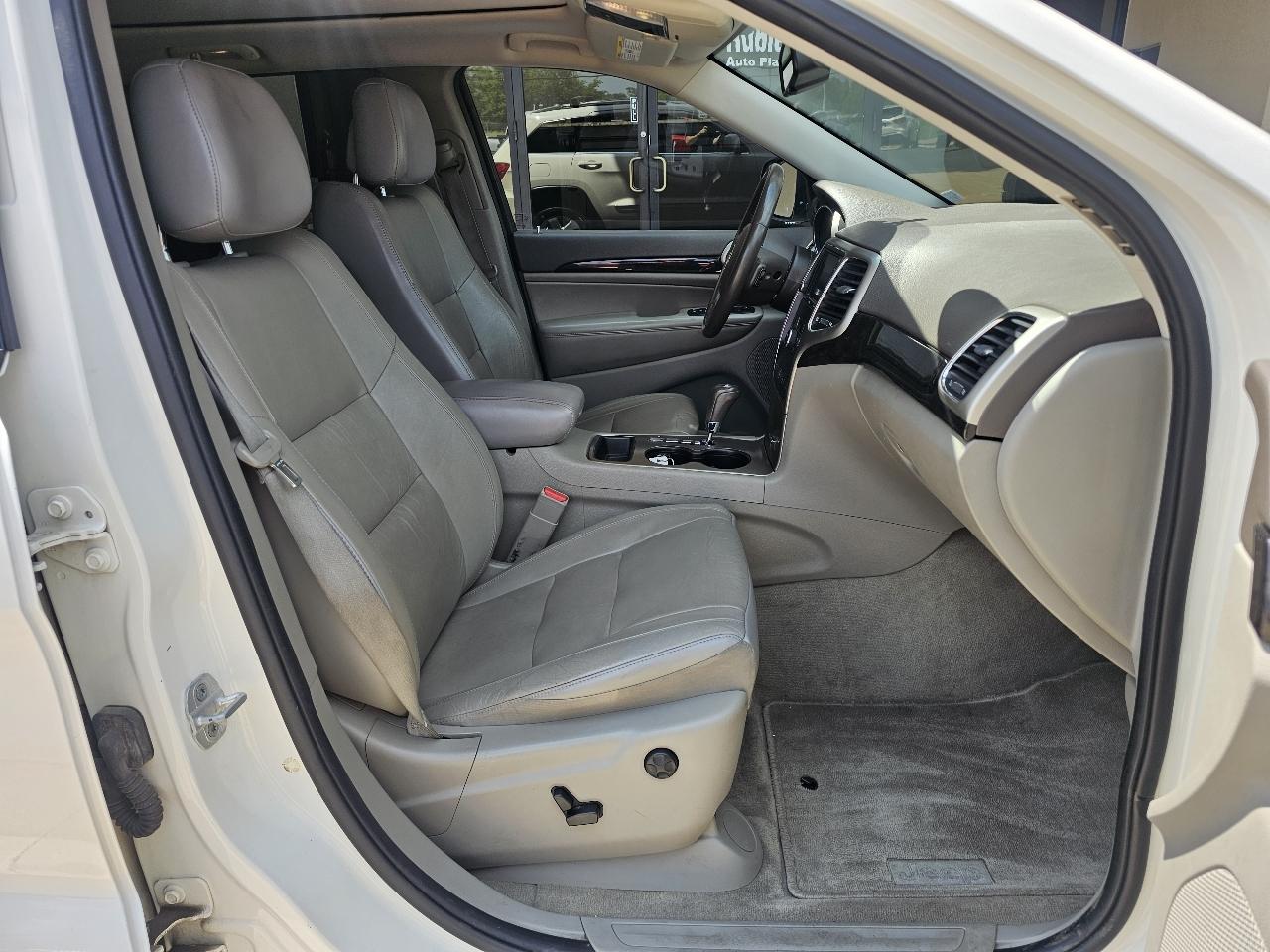 Jeep Grand Cherokee Laredo 4WD 2012