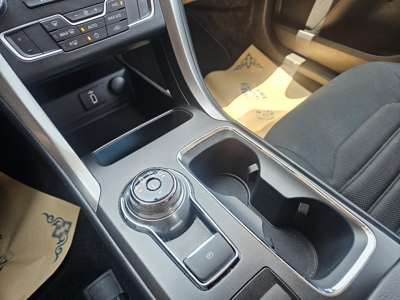 Ford Fusion SE 2017