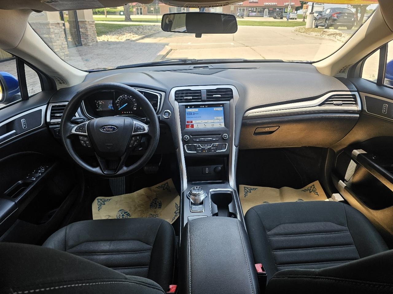 Ford Fusion SE 2017