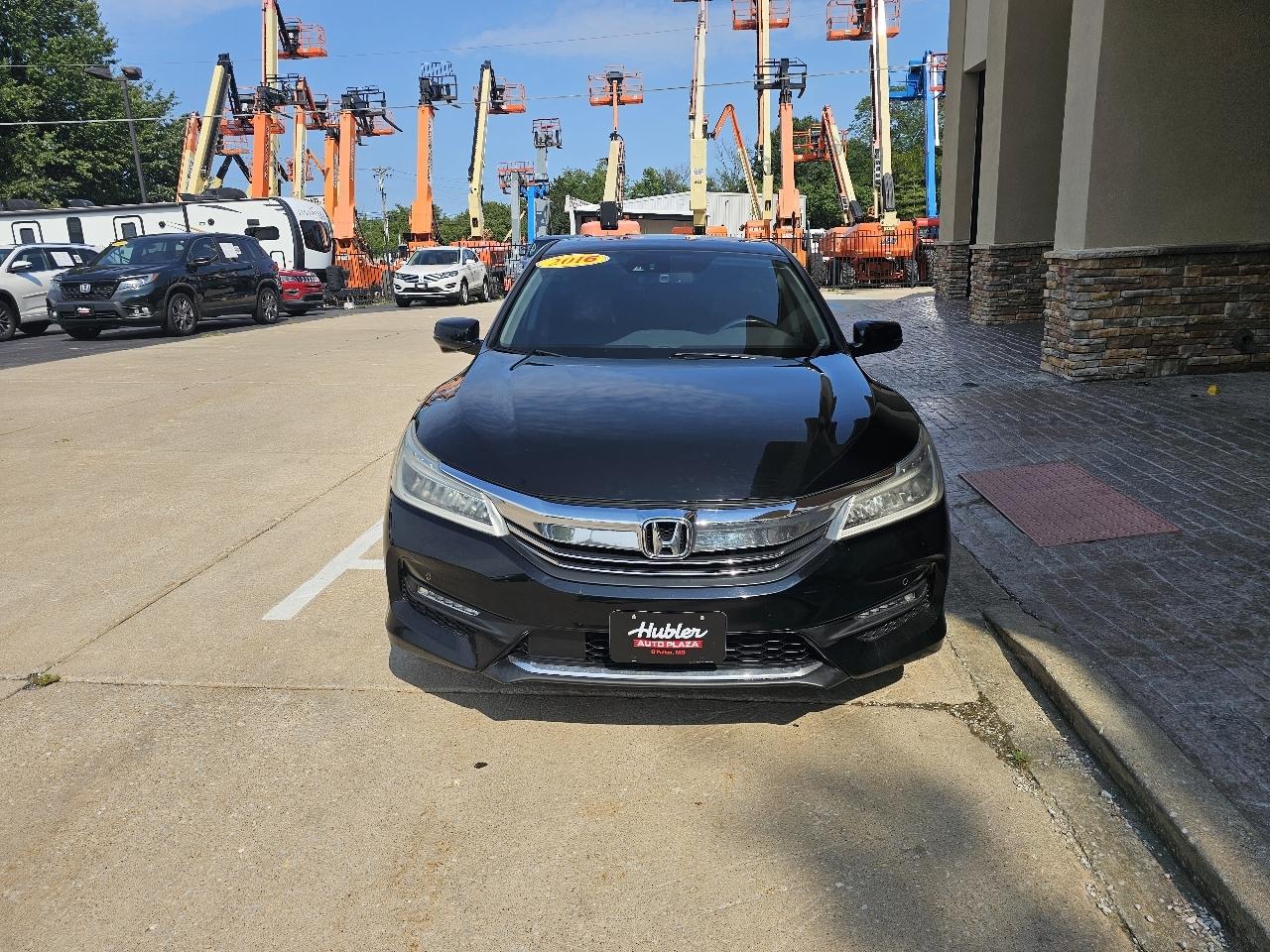 Honda Accord Touring V6 Sedan 6-Spd AT 2016