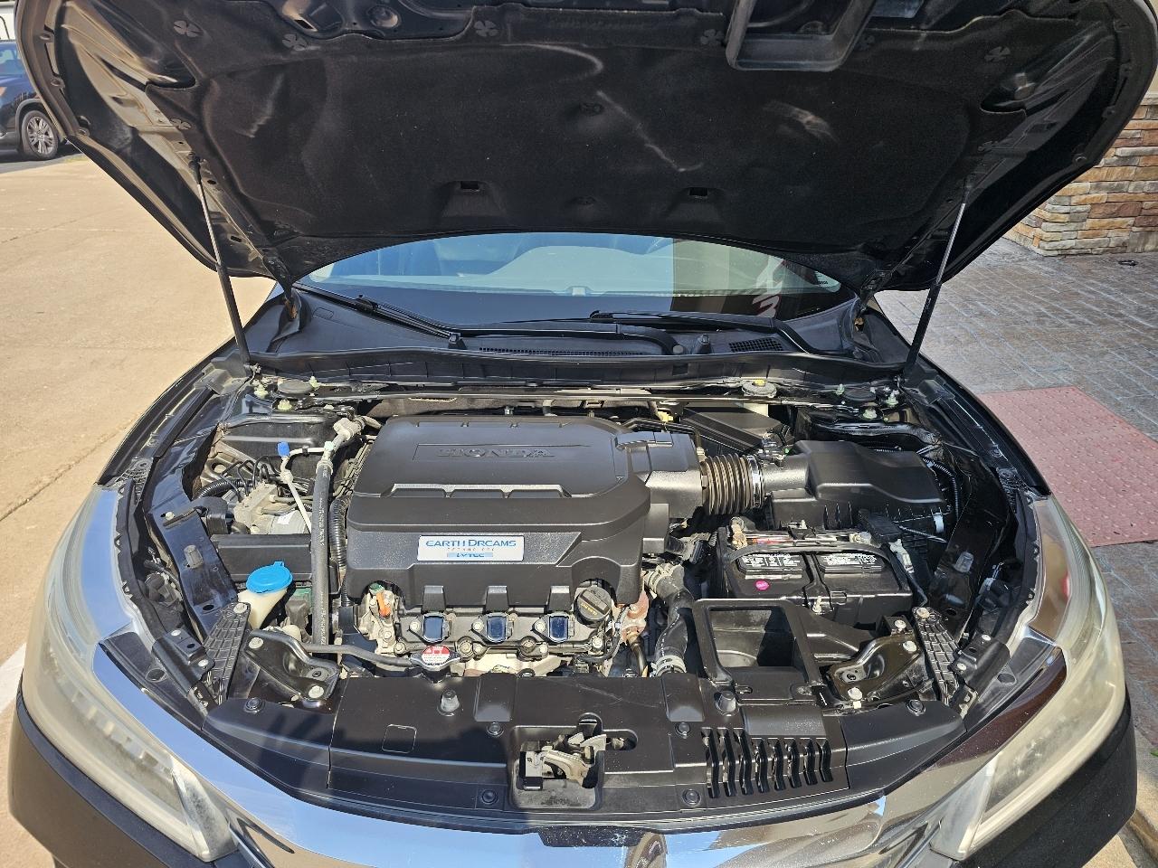 Honda Accord Touring V6 Sedan 6-Spd AT 2016