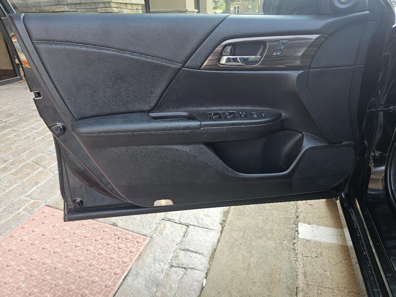Honda Accord Touring V6 Sedan 6-Spd AT 2016