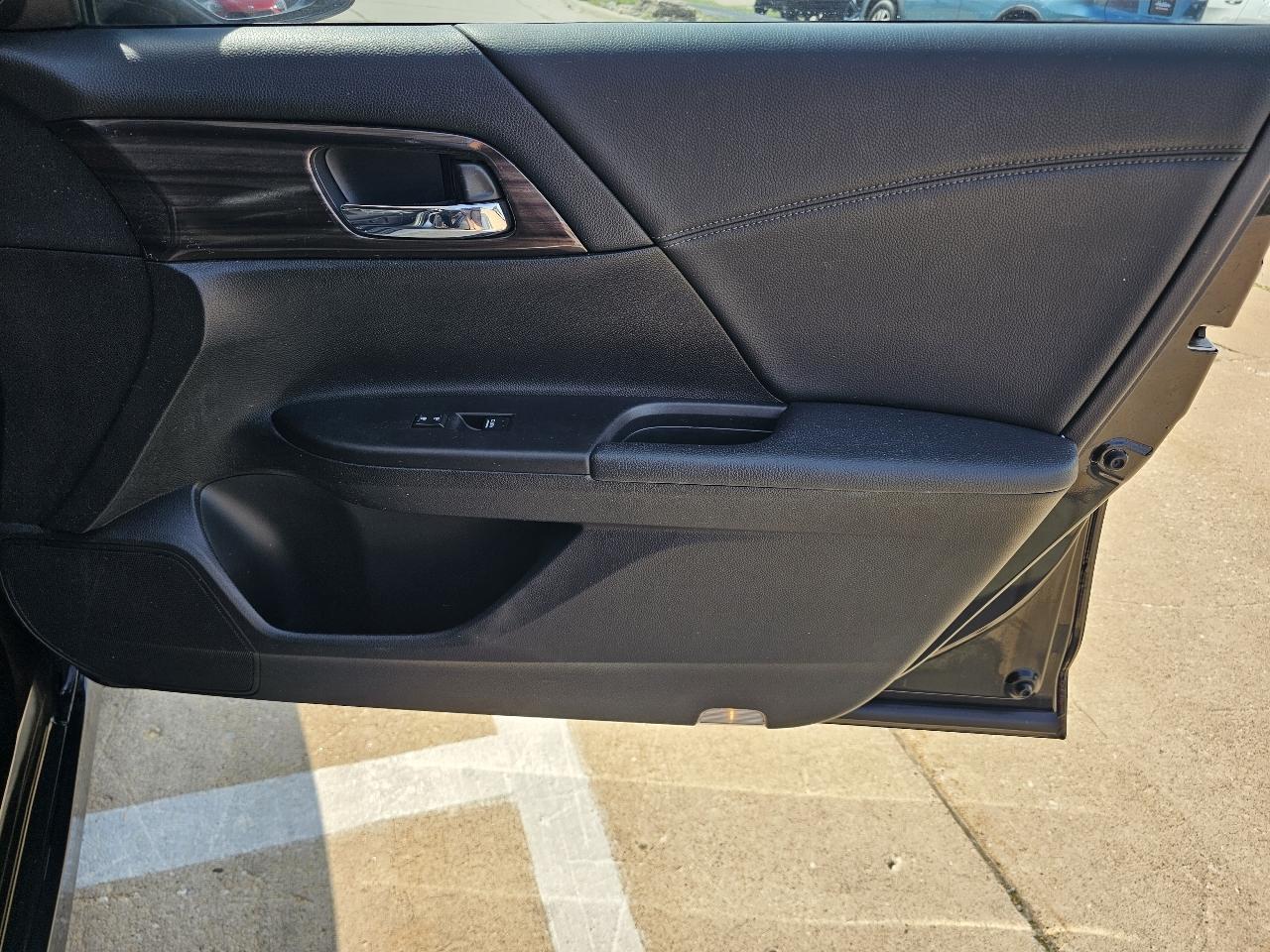 Honda Accord Touring V6 Sedan 6-Spd AT 2016