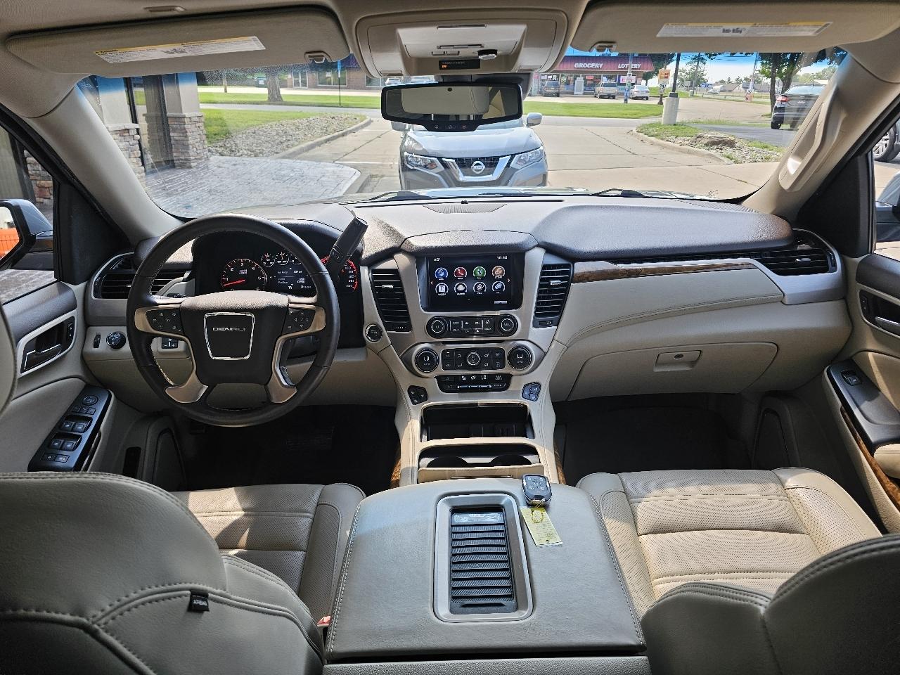 GMC Yukon Denali 4WD 2015