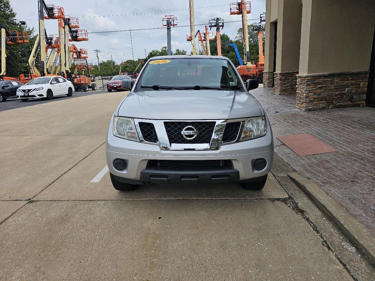 Nissan Frontier photo 3