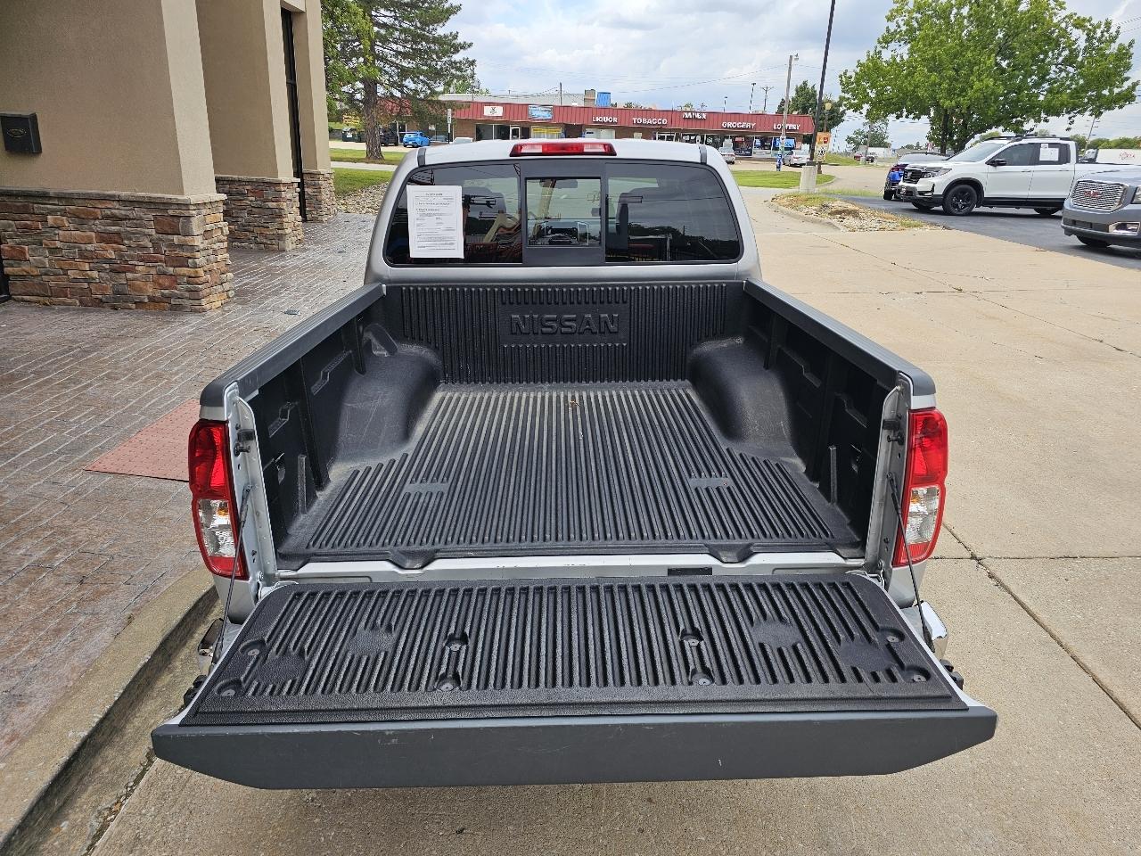 Nissan Frontier photo 9