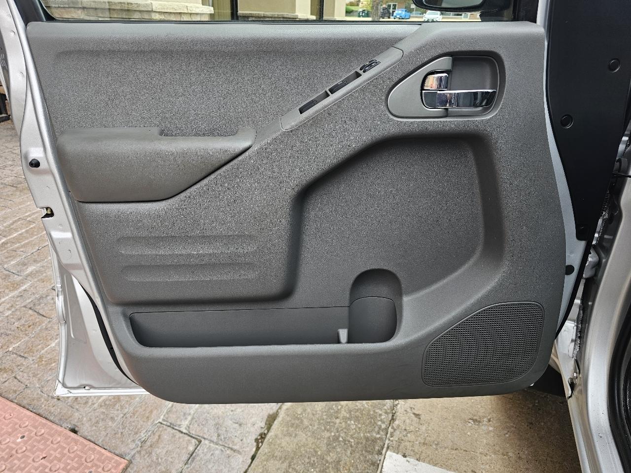 Nissan Frontier photo 11