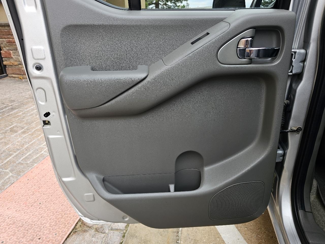 Nissan Frontier photo 13