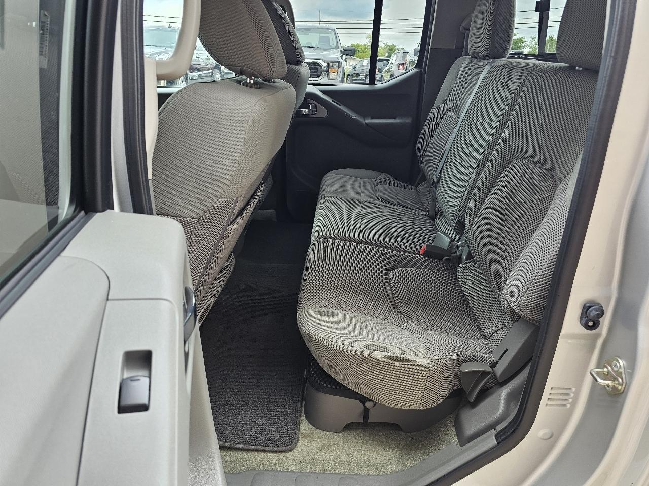 Nissan Frontier photo 14