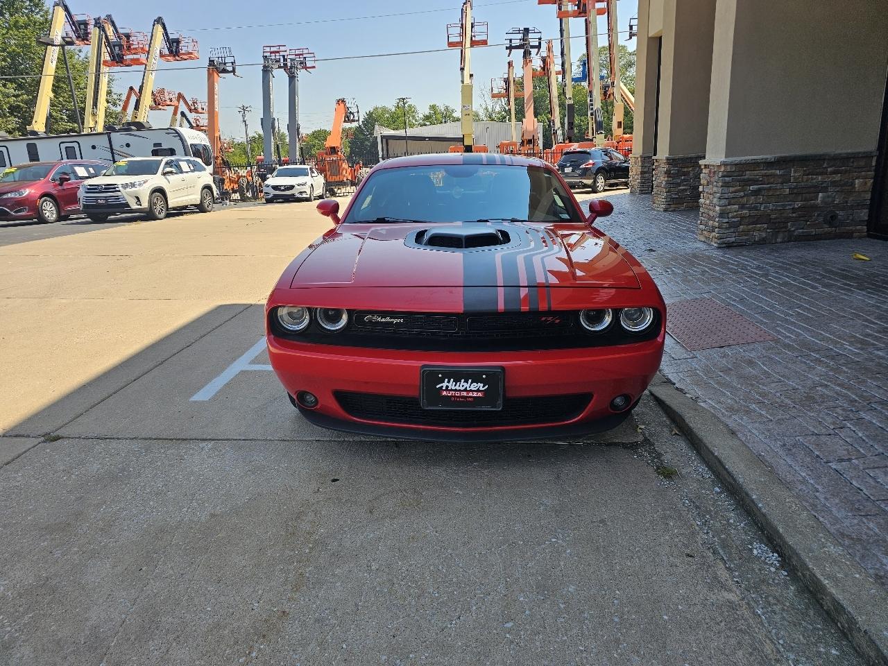 Dodge Challenger photo 3