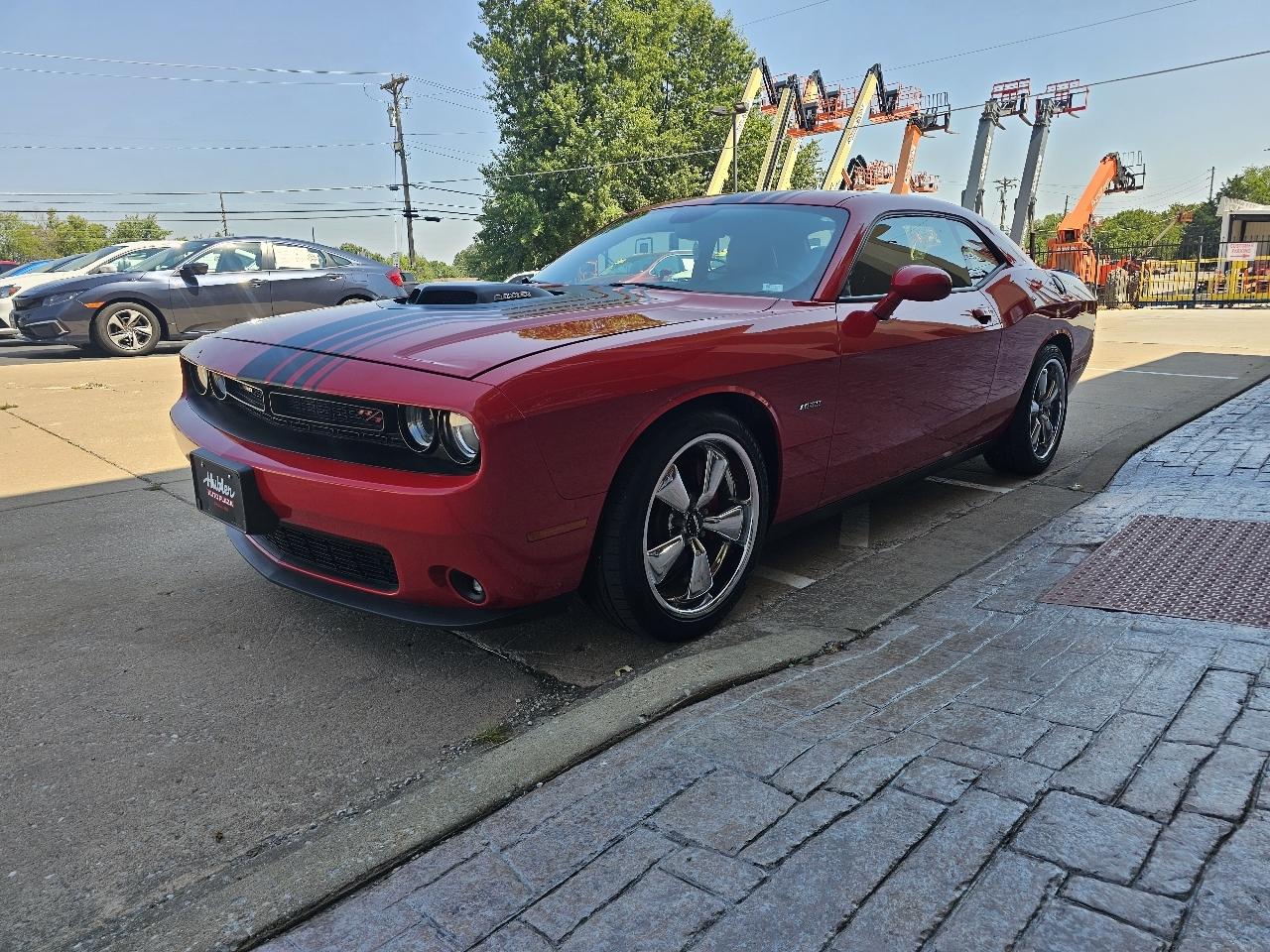 Dodge Challenger photo 4