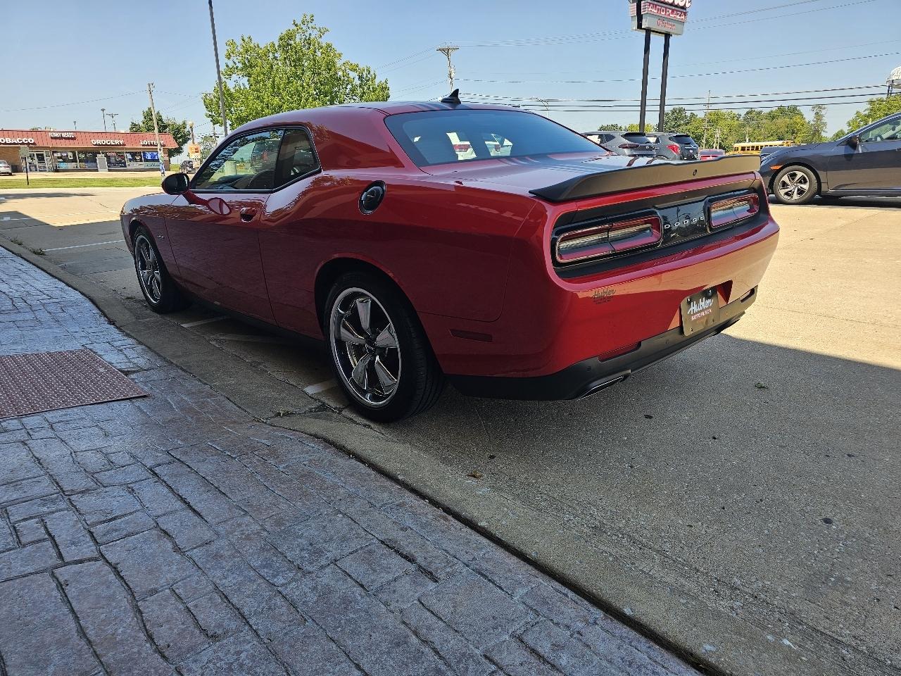 Dodge Challenger photo 5