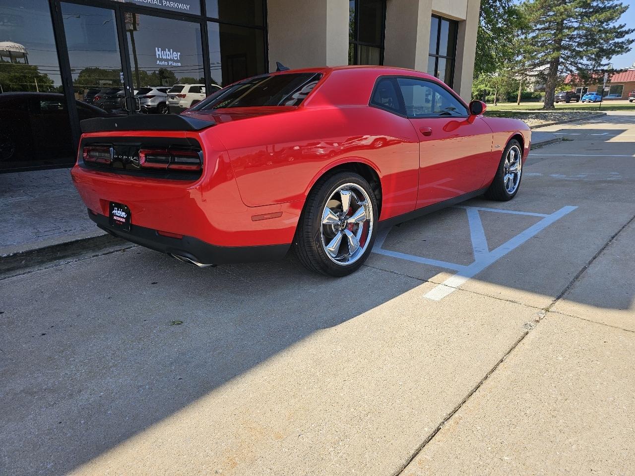 Dodge Challenger photo 7
