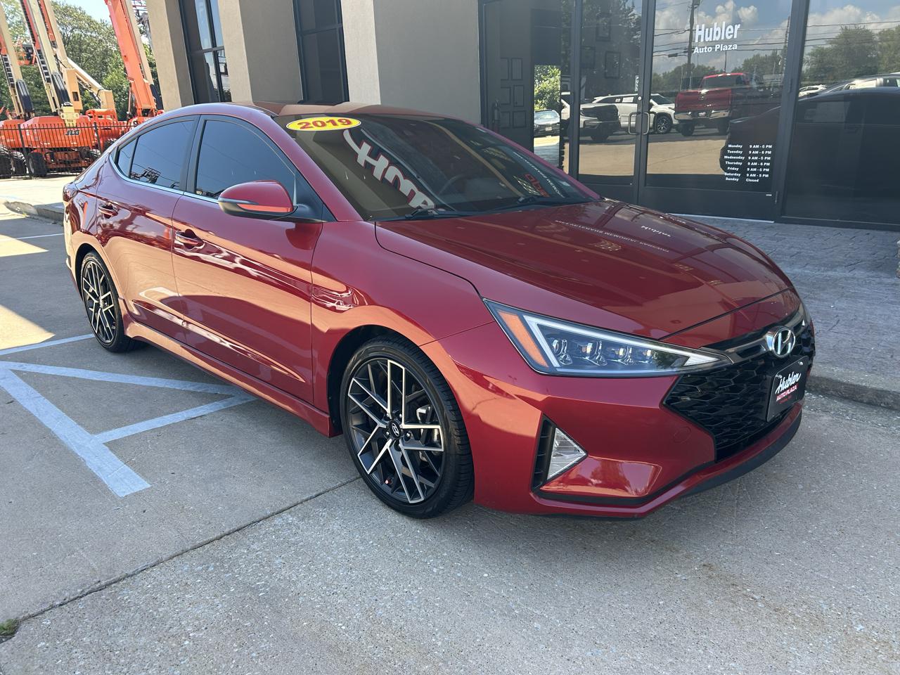 Hyundai Elantra photo 2