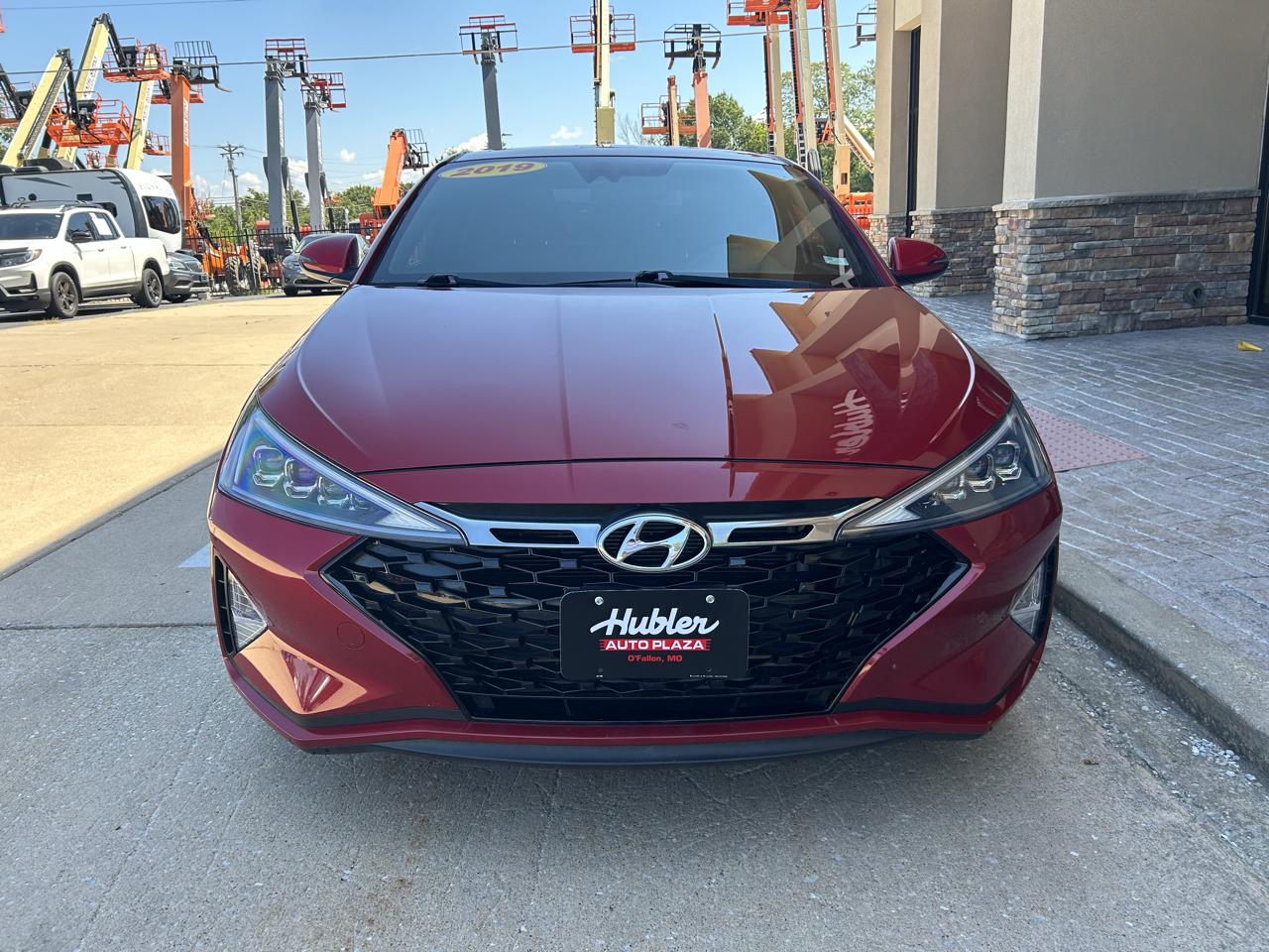 Hyundai Elantra photo 3