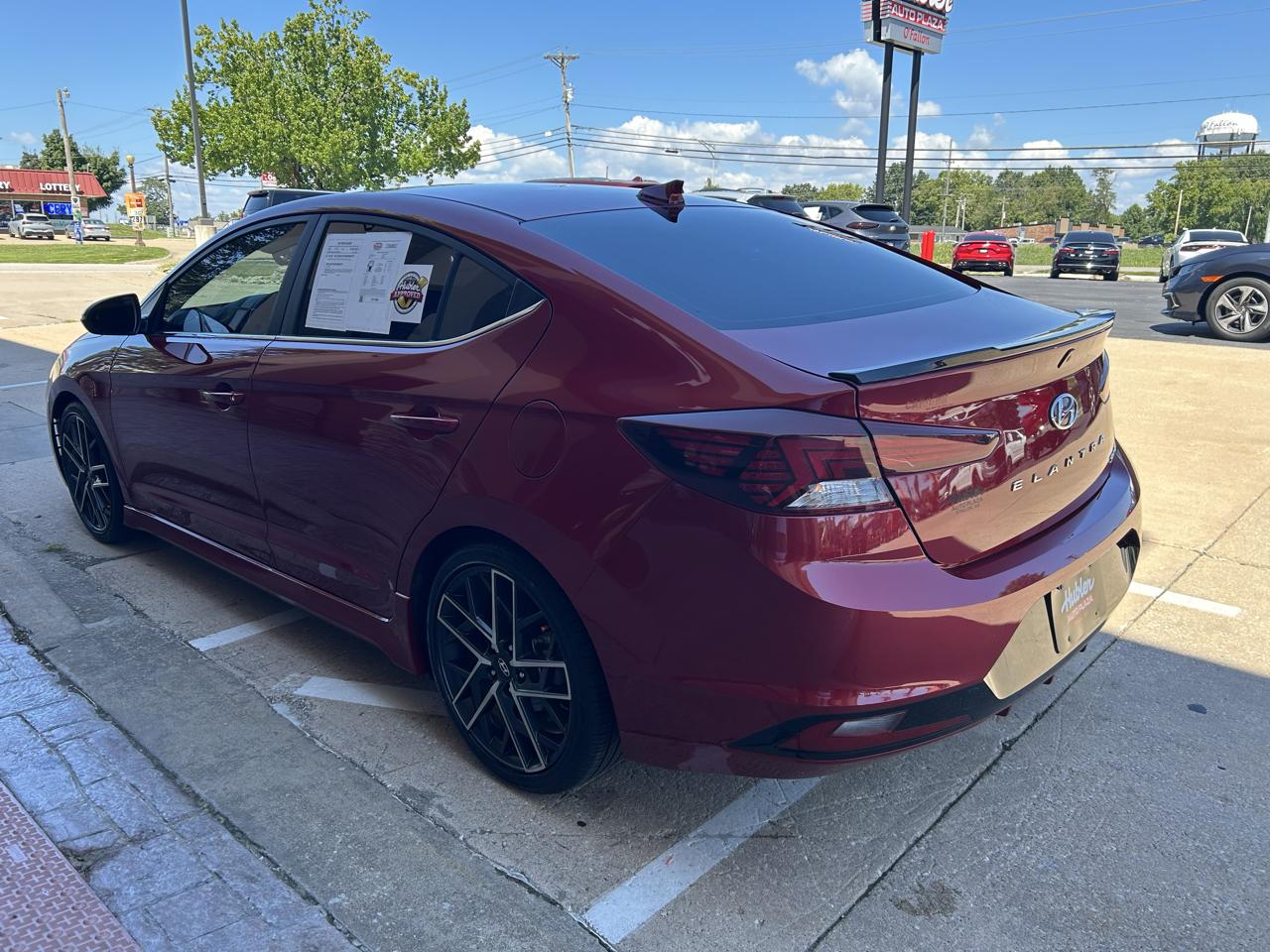 Hyundai Elantra photo 5
