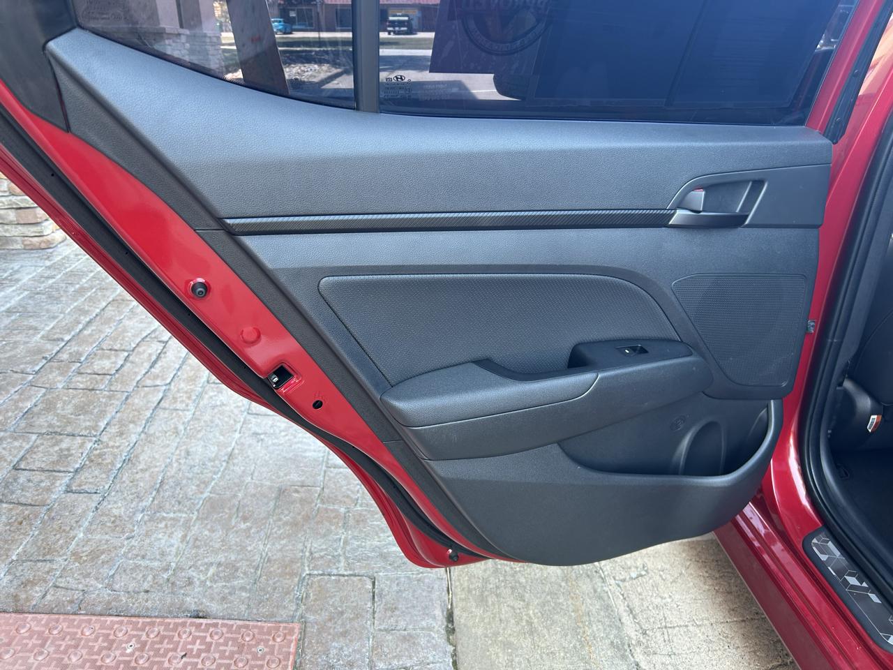 Hyundai Elantra photo 11