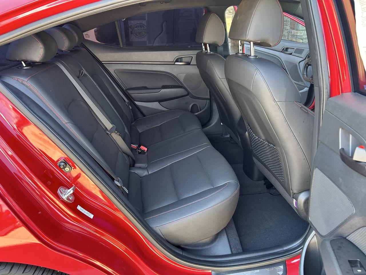 Hyundai Elantra photo 12