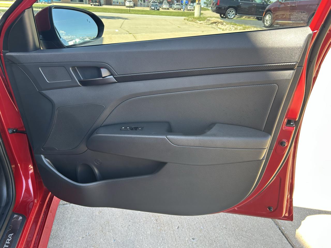 Hyundai Elantra photo 15