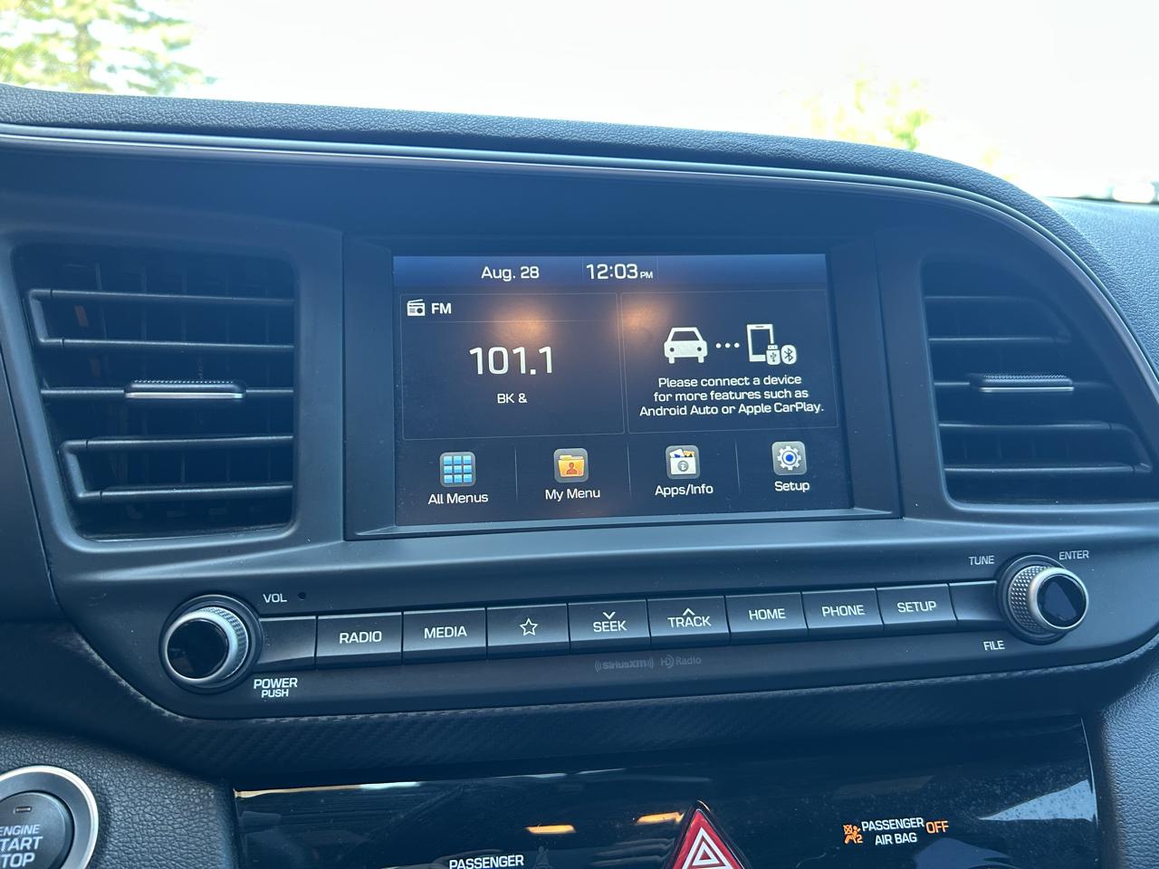 Hyundai Elantra photo 18
