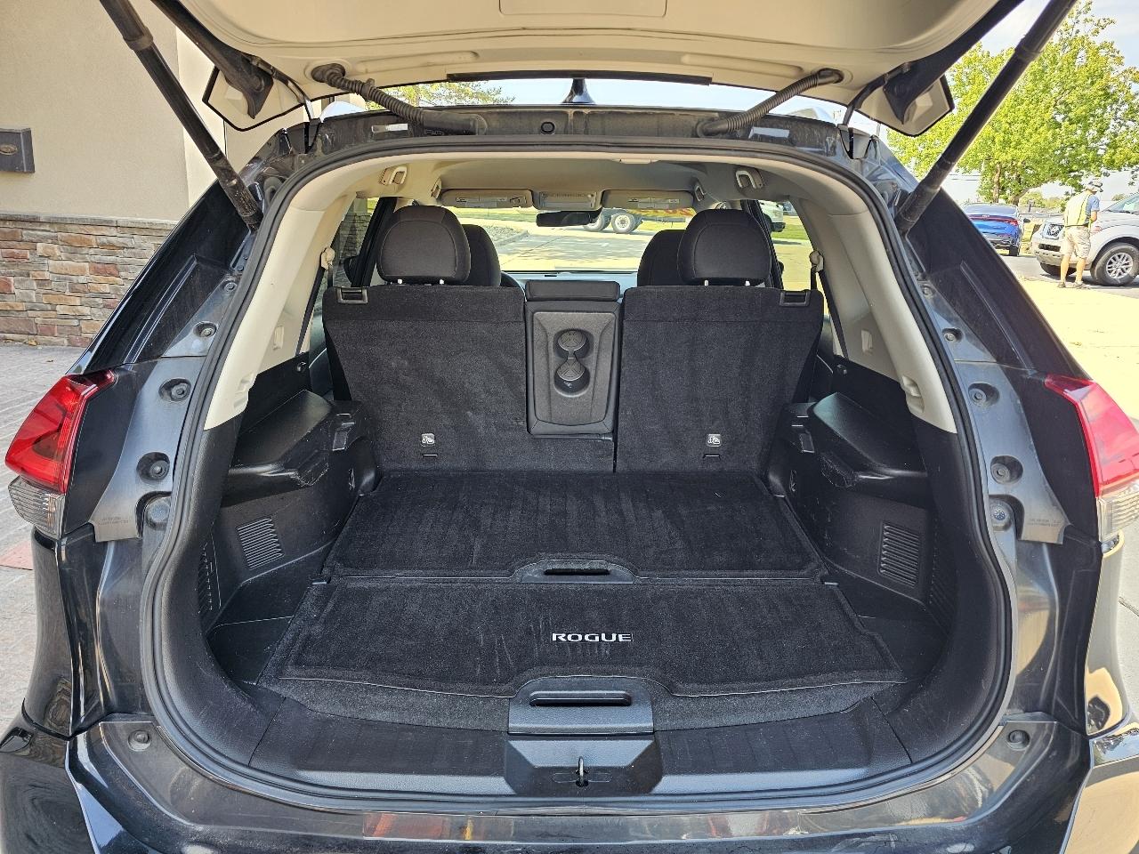 Nissan Rogue SV 4D SUV FWD 2019