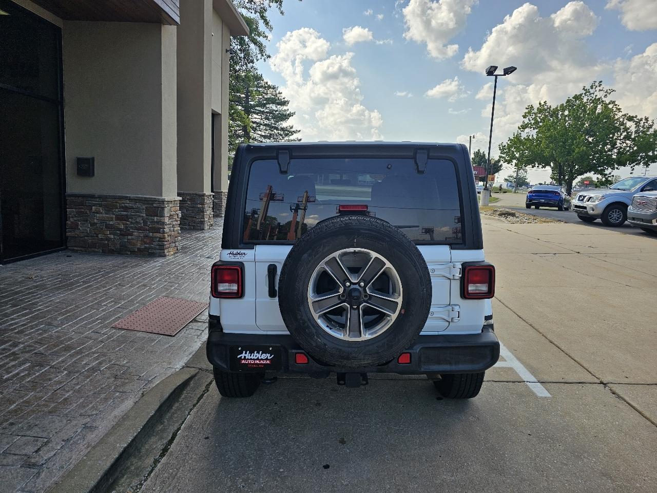 Jeep Wrangler Unlimited Sahara 4WD 2022