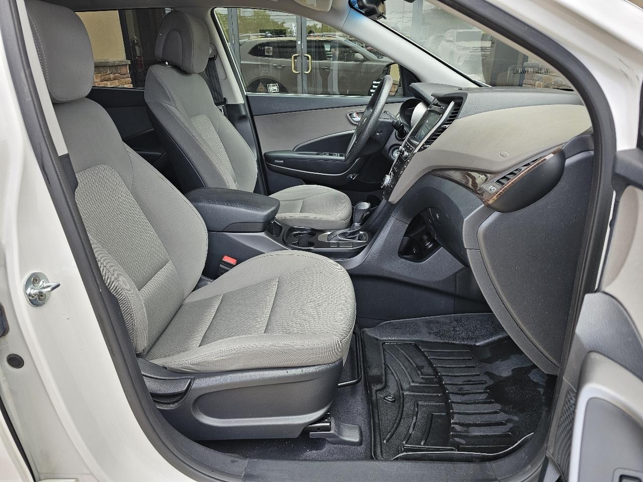 Hyundai Santa Fe SE FWD 2017