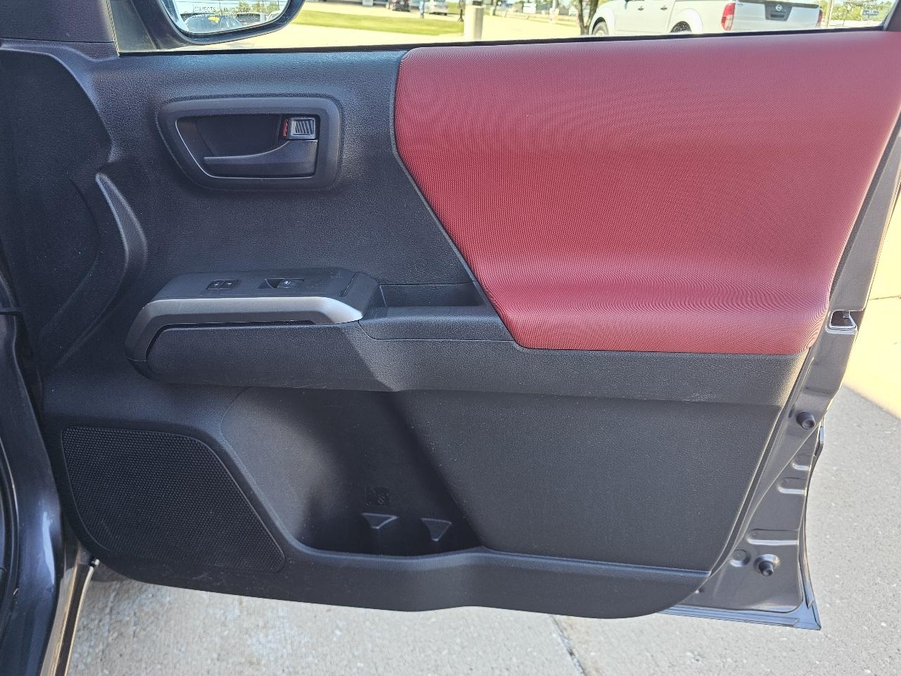 Toyota Tacoma SR5 Double Cab I4 2WD 2023