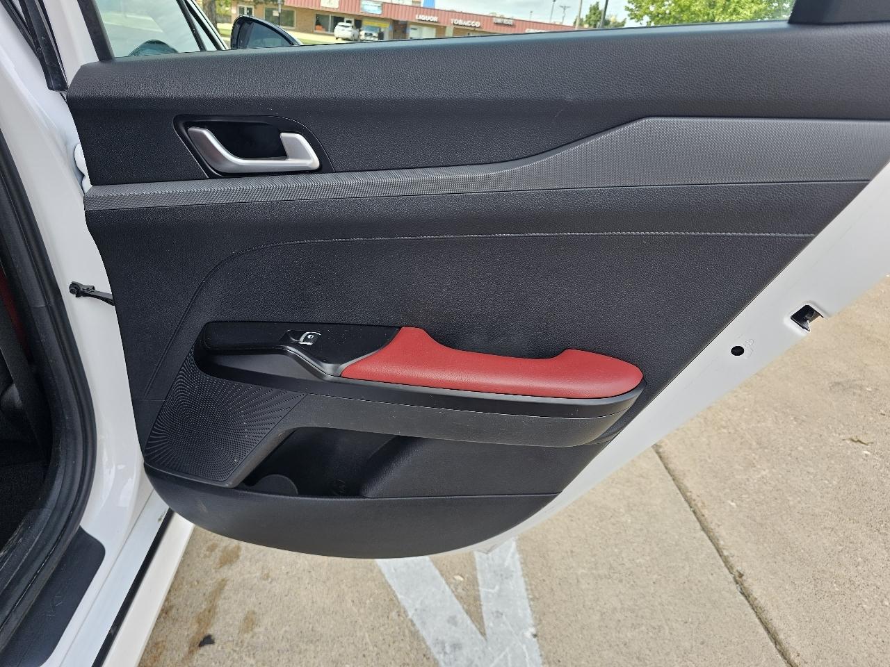 Kia K5 photo 15