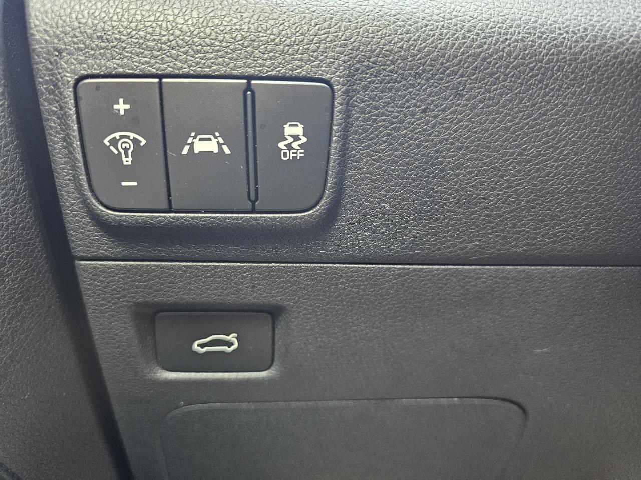 Kia K5 photo 19