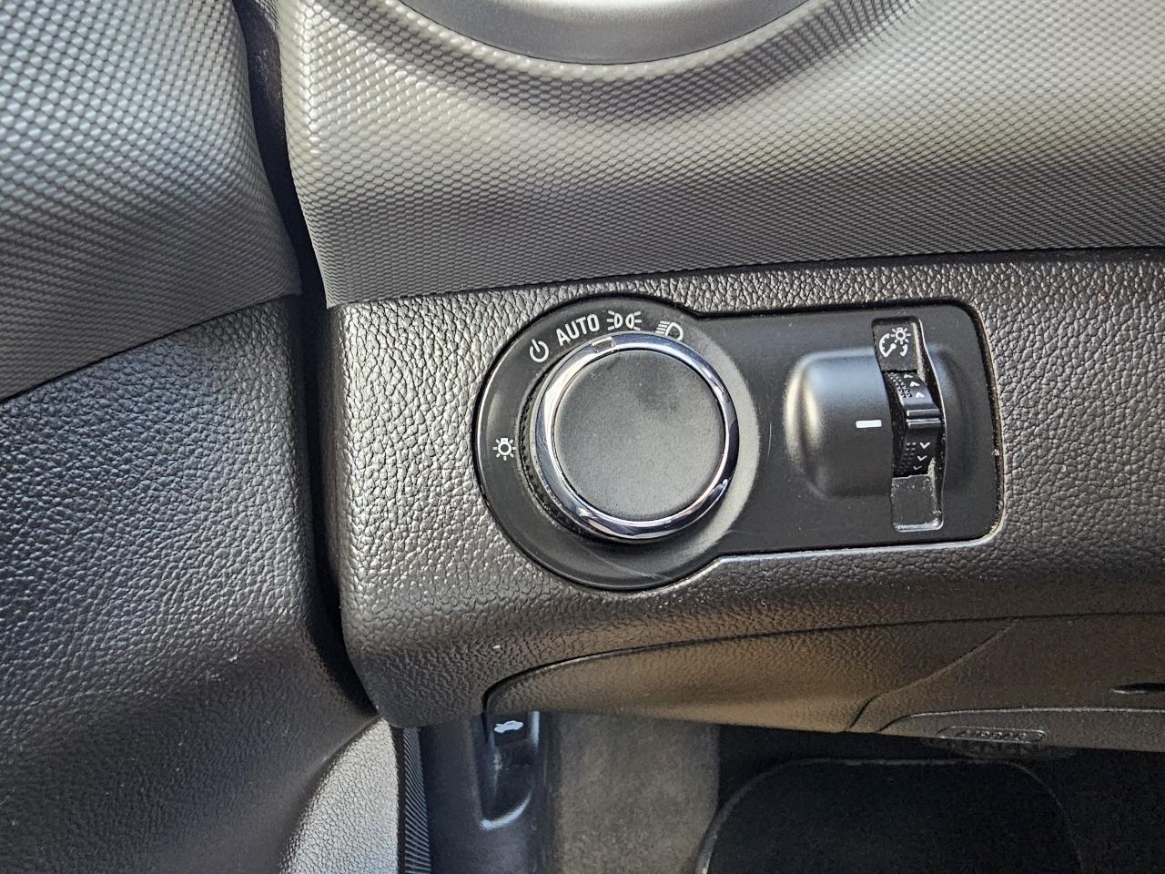 Chevrolet Sonic LS 4D Hatchback 2020