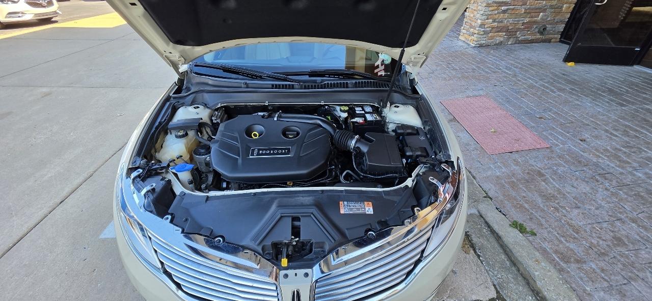 Lincoln MKZ 4dr Sdn FWD 2015