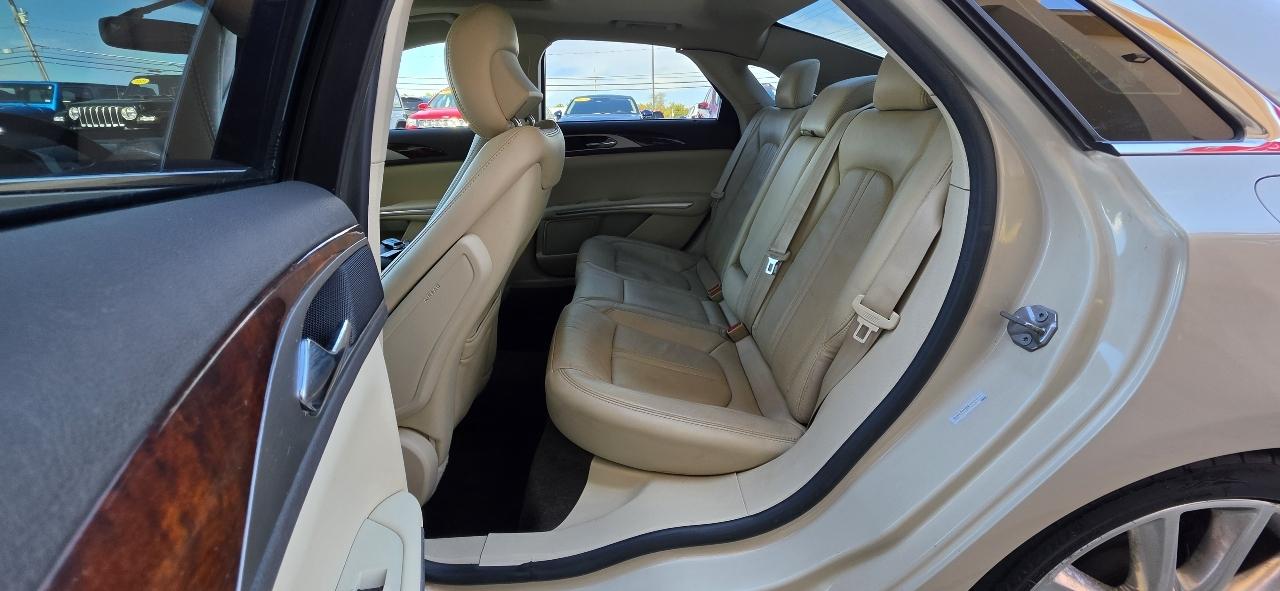 Lincoln MKZ 4dr Sdn FWD 2015
